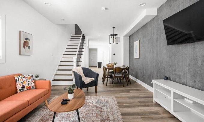 Indianapolis Casa | Board Games & Backyard Hangouts | Sleeps 6 + Pets