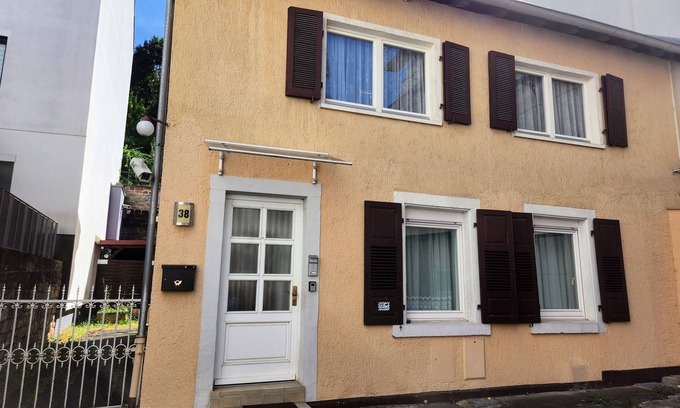 Baden-Baden Casa | Boardinghouse - 4 Zimmern bis 8 Personen, Garten & Grill, Stellplätze im Hof