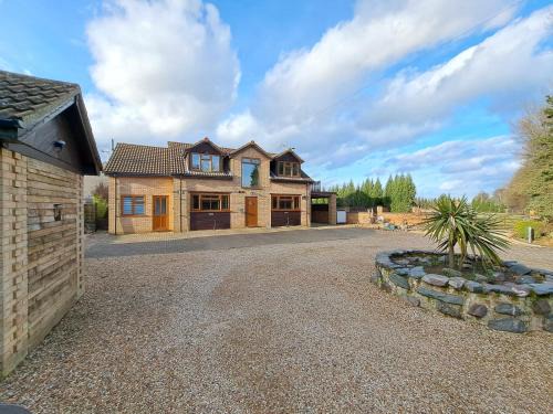 Whittlesey Casa | Boardman's Lodge