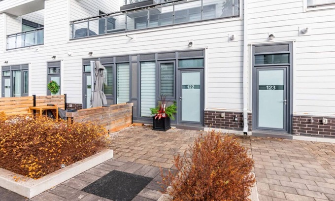 Big Bay Point Condominio | Boardwalk Condo at Friday Harbour Resort