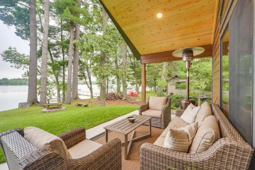 Siren Casa | Boat Dock, BBQ and Fireside Fun Clam Lake Cabin