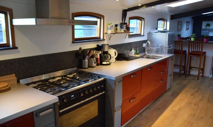 Kop van Zuid Apartamento | Barco hotel Anna apartamento 6/8 pers en el centro de la ciudad de Rotterdam
