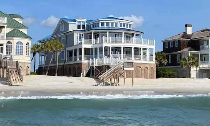 Pawleys Island Casa | Boat House- Oceanfront Hot Tub! Creekfront, Dock & Pool
