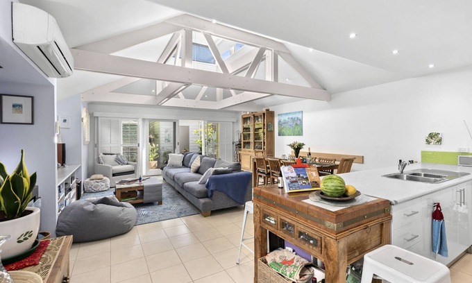Barwon Heads Villa | Boat House Villa 2 - Walk to the beach, shops, restaurants