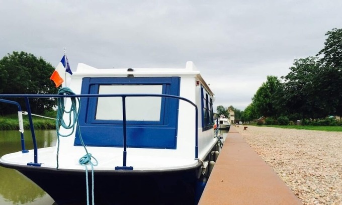 Cuffy Alquiler De Eote | Barco LE BAYOU - NEVERS - LA LOIRE - MAGNY-COURS