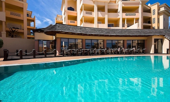 Praia da Luz Hotel | Boat Tour from Praia da Luz! Full Kitchen, Indoor and Outdoor Swimming Pools!