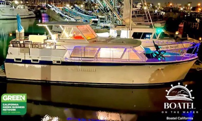Ventura Casa | Boatel California Stay on a Boat in Ventura Harbor
