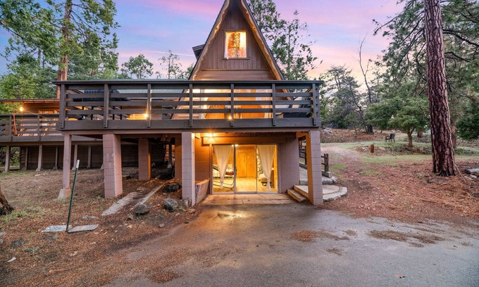 Pine Cove Casa | Bobcat Lodge W/BBQ, Deck + Firepit