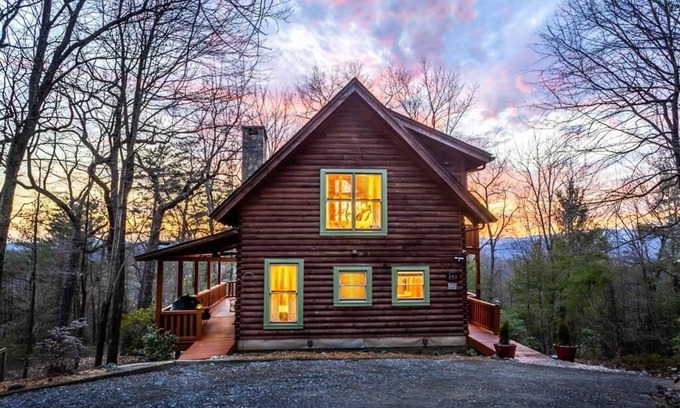 Purlear Cabina | Bobcat Retreat-Open for Bookings! Hot Tub, Private Retreat, WIFI