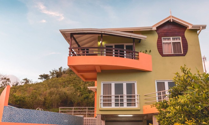 Canaries Villa | Luxury Hilltop Retreat; Cerca de la mejor oferta de atracciones principales!