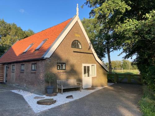 Loenga Casa | Boerderijhuisje 22 - Landelijk logeren bij Sneek