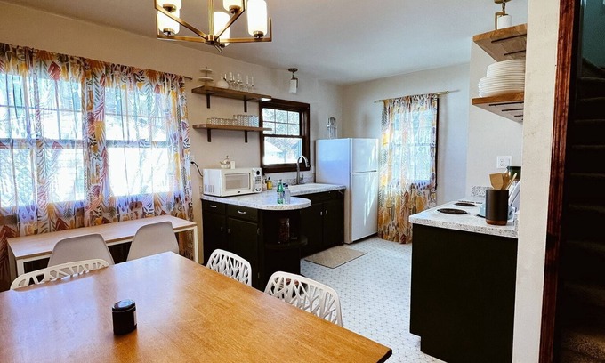 La Crosse Casa | Bohemian Bungalow: Live like a Local, Pets Welcome