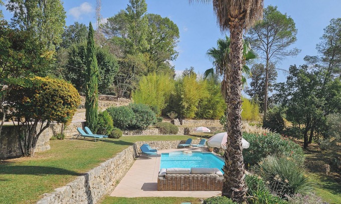 Le Tignet Villa | Bohemian Provençal holiday villa near Lake Saint-Cassien