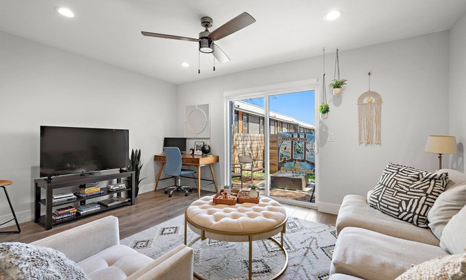 Galindo Condominio | Boho 2Bed Retreat - 5 min to Shops & Eats & Airport