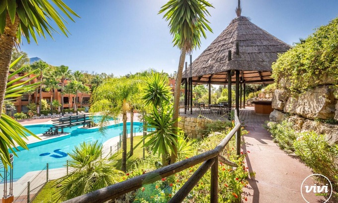 Marbella Apartamento | Boho | Apartamento con piscina en Nueva Andalucía