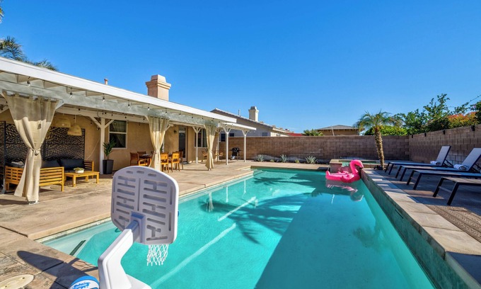 Indio Casa | Boho Bungalow - 30ft pool & minutes from festivals