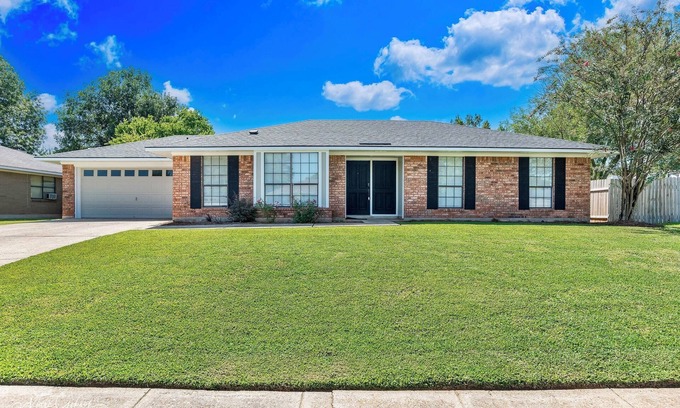 Bossier City Casa | Boho-chic retreat!!