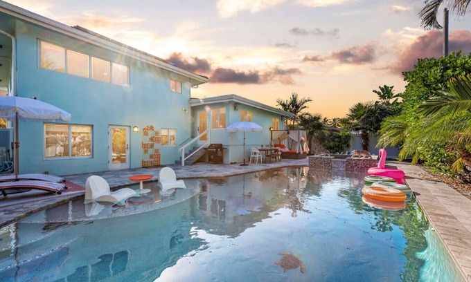 Coral Shores Casa | Boho Chic Villa I Pool & Spa I Game room Retreat