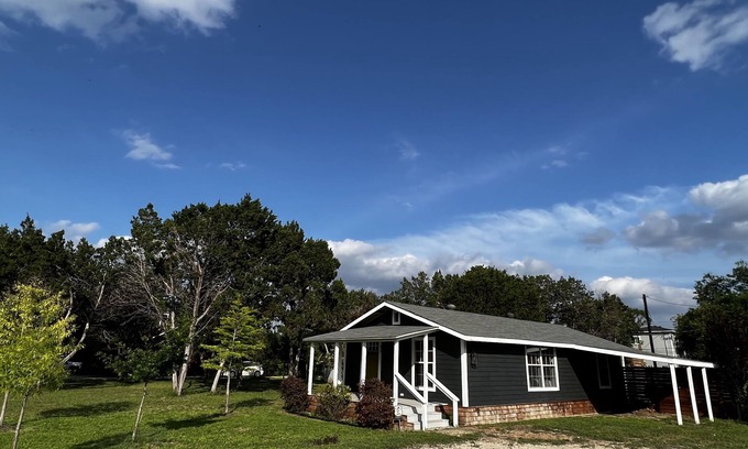 New Braunfels Cabaña | Boho Cottage at the Guadalupe River - Recently Remodeled