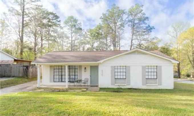 Mobile Casa | Boho Cottage in West Mobile