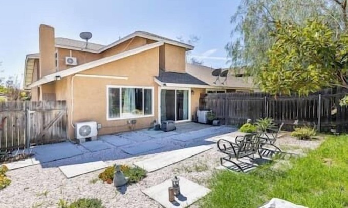 West Covina Casa | BOHO Hidden Gem fenced backyard garage pet OK
