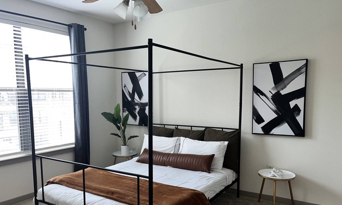 Dallas Design District Apartamento | Boho Lux of Design District w/ Pool View