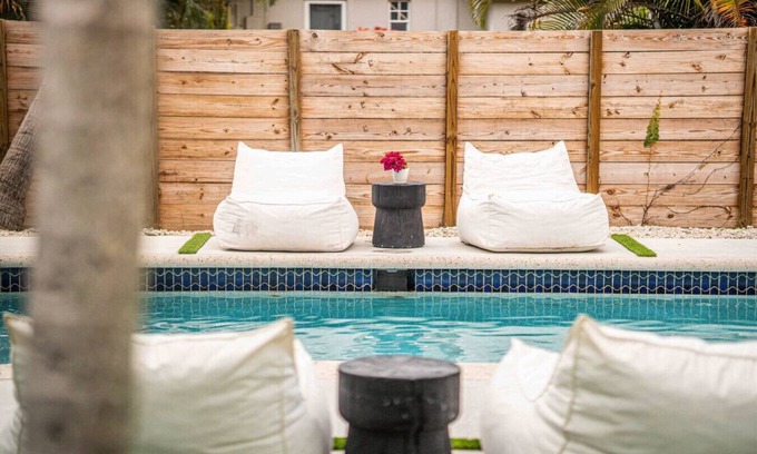 South Middle River Apartamento | Boho Villa . POOL| SAUNA| near Beach | king bed