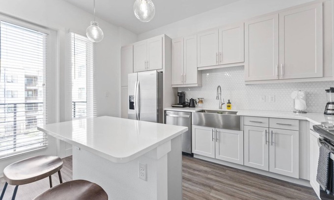 Highland Apartamento | Boho Soco 1BR Queen Suite w Gympickleballlaundry