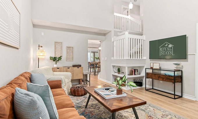 Charleston Casa | Boho SoCo- 8 mins to Credit One, 20 mins to DTWN