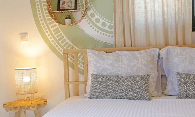 Aigio Apartamento | Boho Studio with terrace and pool close to the beach