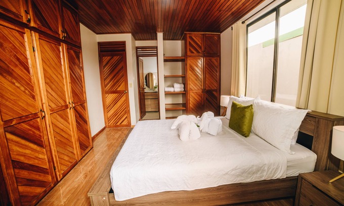 La Fortuna Casa | BohoChic Fortuna Downtown W/King Bed