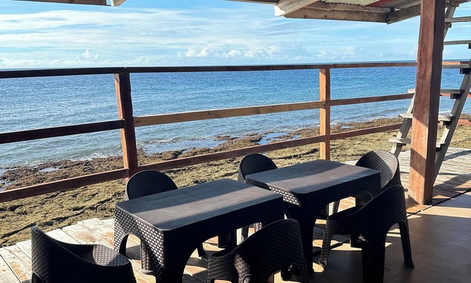 Clarin Casa | Bohol Beach House Costa Cantagay 4 bdrms for 10-12 pax (beachfront)