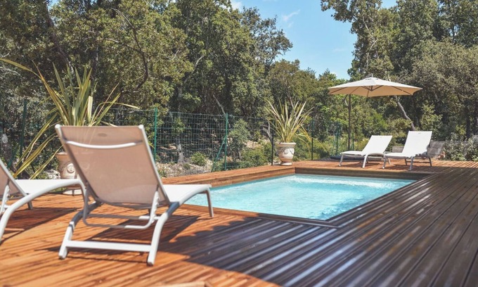 Orgnac-l'Aven Casa | Bois Flotté gîte with all comforts, private heated pool, bowling green, parking.