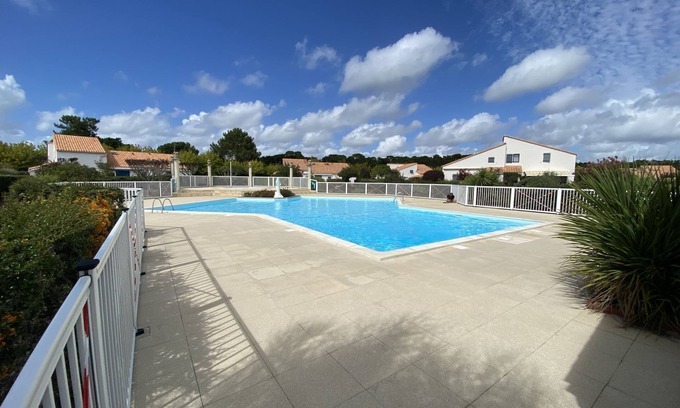 Saint-Palais-sur-Mer Casa | Bois Soleil by Interhome
