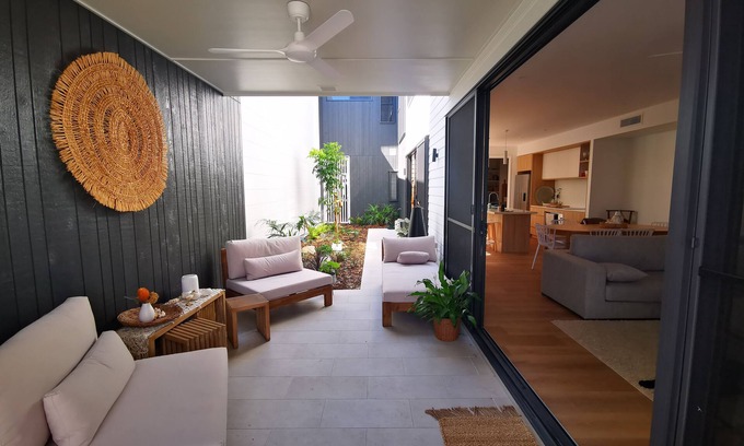 Birtinya Casa | Bokarina Beach House - Brand new home!