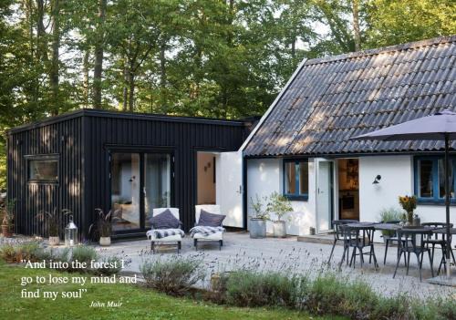 Degeberga Casa | Bokis - Modern Forest Cottage