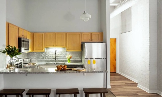 Mile Square Apartamento | BOLD 2BR/2BA In The Block Apartment by CozySuites