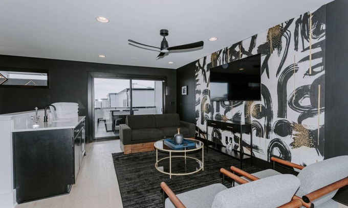 Nashville Apartamento | Bold & Modern | Walk the Line in Music City
