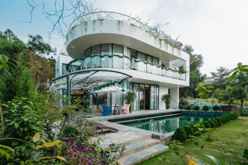 Phuc Yen Villa | BOM HOMES - Flamigo Dai Lai Resort CBT