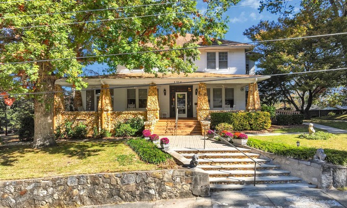 Hyman Heights Historic District Casa | Bonnie Haven | Historic 10 BR Home in Downtown Hendersonville
