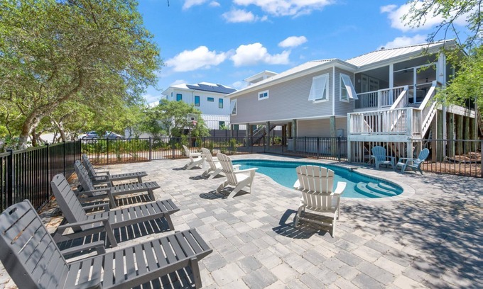 Gulf Trace Casa | ¡Piscina privada "Fair Dinkum"! Mesa de ping pong / Gol de baloncesto! Pasos a la playa!