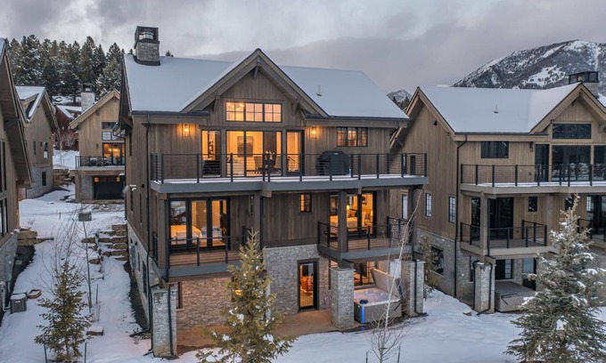 Big Sky Casa | Book a Summer Stay Today! New 5 Bedroom Home in Town Center with Private Hot Tub