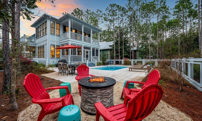 Forest District Casa | Low-Speed Vehicle! Private Pool! 5 Adult Bikes! Firepit!