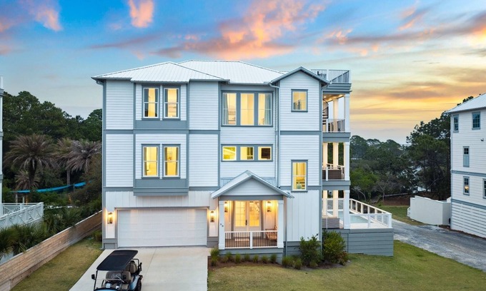 Sugarwood Beach Casa | Private Pool! Serene Views! 5 Adult Bikes! Just a Short Walk to the Beach! Low-Speed Vehicle!