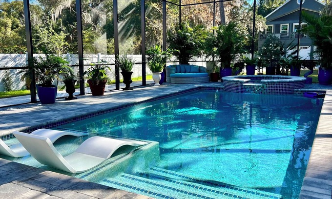 DeLand Casa | Book Now for Summer 2026! Save 10% when you book 3 Nights