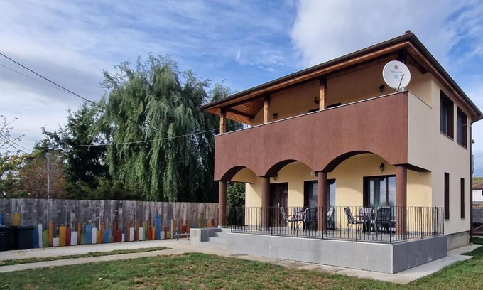 Aninoasa Casa | BookMeNow