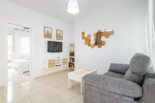 San Julian Apartamento | Bordador Central Courtyard by Valcambre