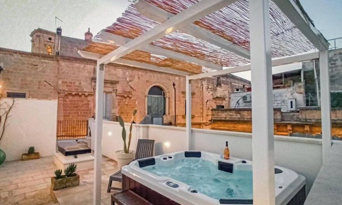 Francavilla Fontana Historic Centre Apartamento | Borgo San Giovanni Luxury - apartment with jacuzzi