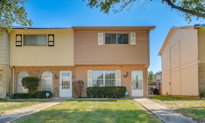 Bossier City Casa | Bossier City Townhome w/ Patio + Outdoor Dining!