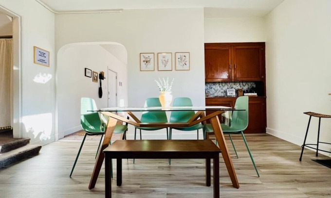 Southwest Greensburg Apartamento | Botanical Bungalow in Greensburg